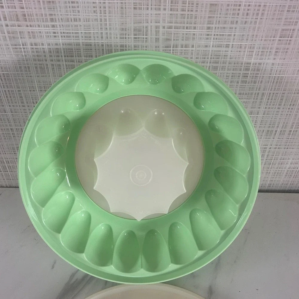 Vintage Green Jello Mold Tupperware Dessert‎ Pan w/ Lid Retro Kitchenware BxNN